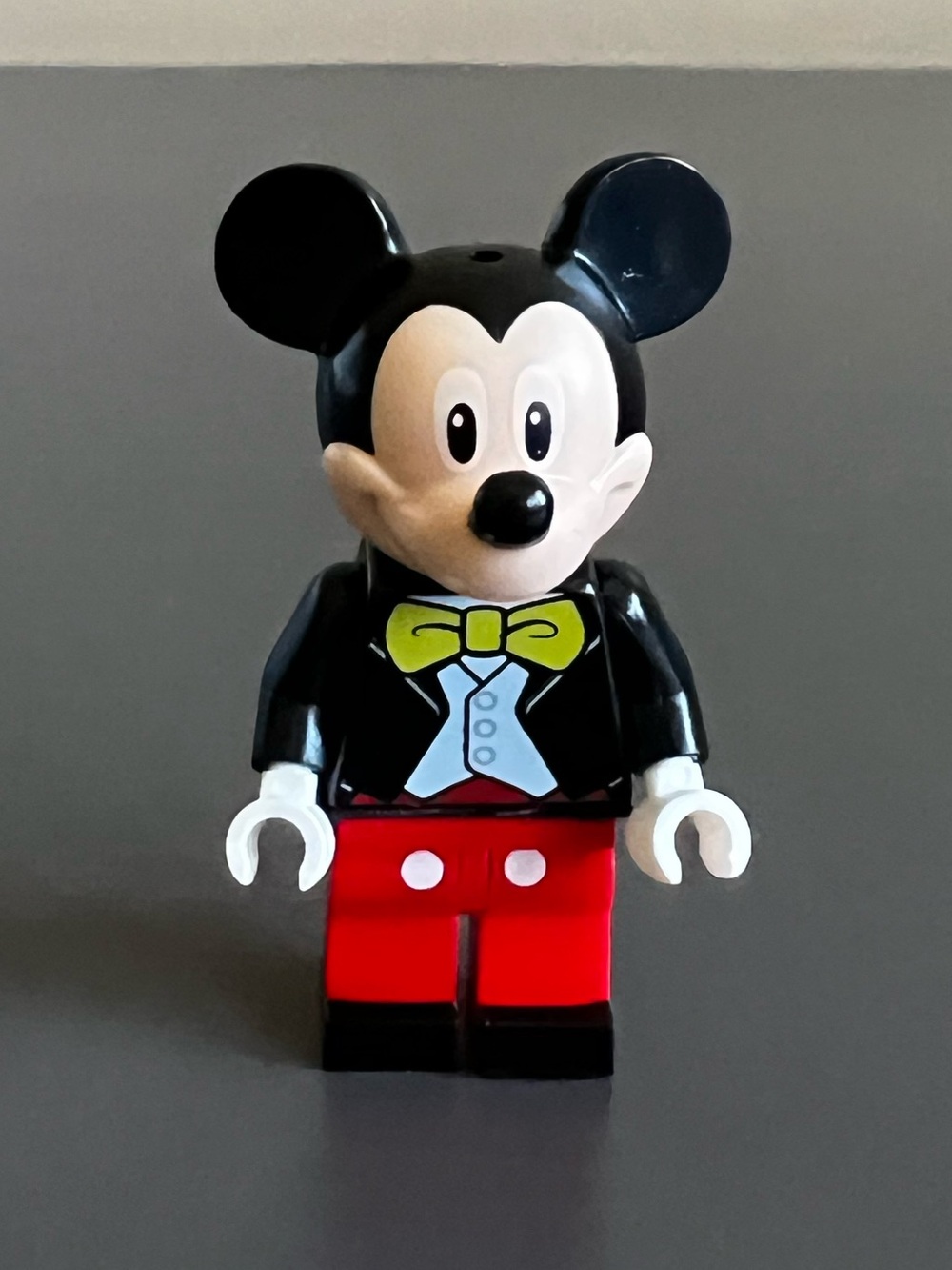 LEGO Disney Mickey Mouse Minifigure dis019. From 71040 Disney World Castle